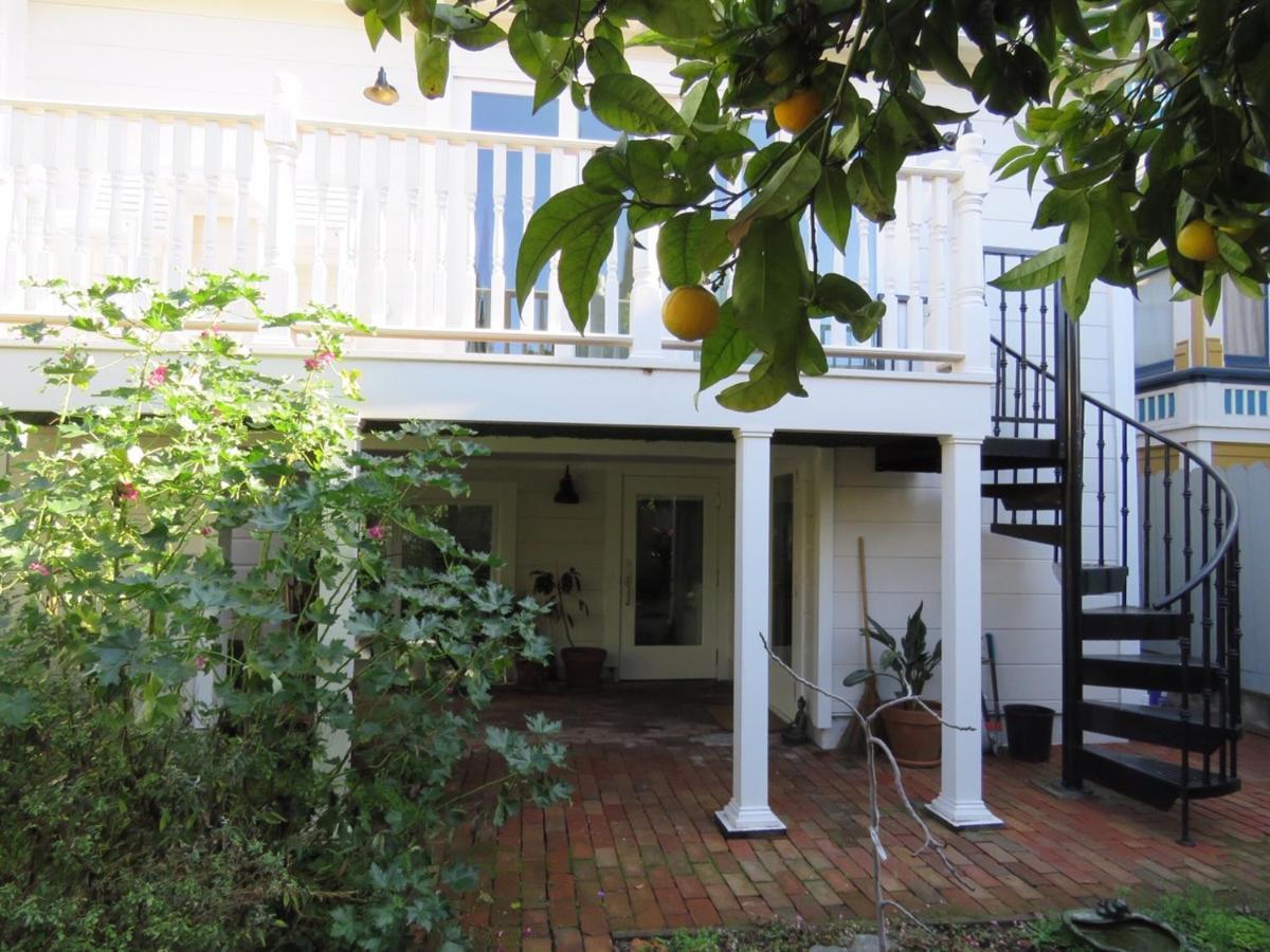 Garden Level Flat In 1885 Queen Anne Victorian Cottage In Alameda Kültér fotó
